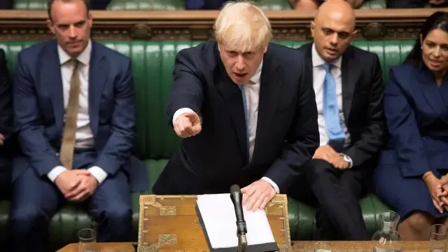 Boris Johnson se mantiene firme ante un posible "brexit" duro