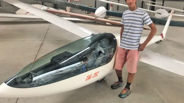 Un joven de 17 años recorre más de 500 kilómetros en un vuelo sin motor