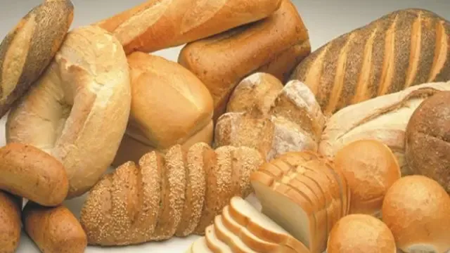 Los hogares españoles desperdician más de 62,3 millones de kilos de pan al año, según un estudio