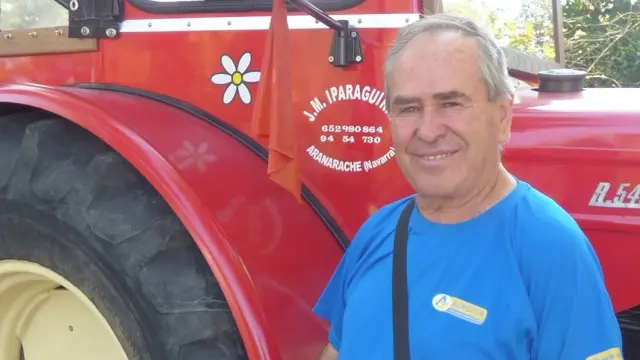 Manolo Iparaguirre: "Mantener 80 tractores lleva tiempo, dinero y sacrificio personal"