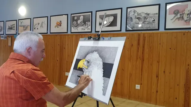 El artista ceutí Manuel Cabrera exhibe sus pinturas en Blecua