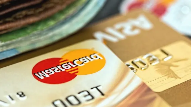 Un vecino de Huesca recupera 4.000 euros reclamados al banco, tras ser víctima del uso fraudulento de su tarjeta de crédito