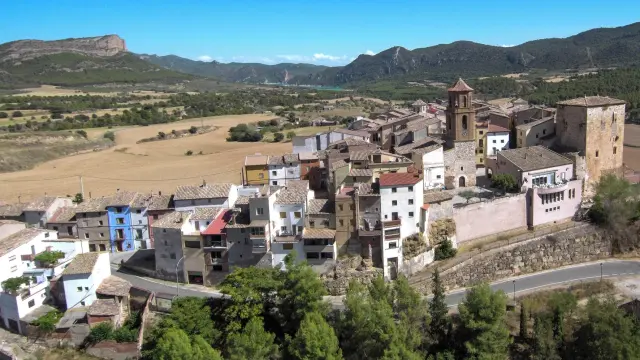 Baldellou, un pueblo cuyo nombre deriva del catalán antiguo y significa "Valle del Lobo"