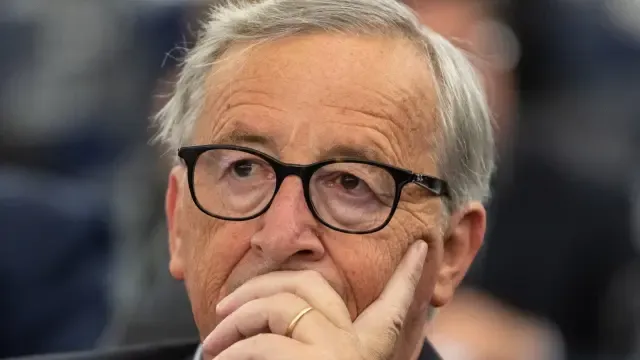 Juncker dice que un brexit sin acuerdo es "palpable" pero pide seguir trabajando
