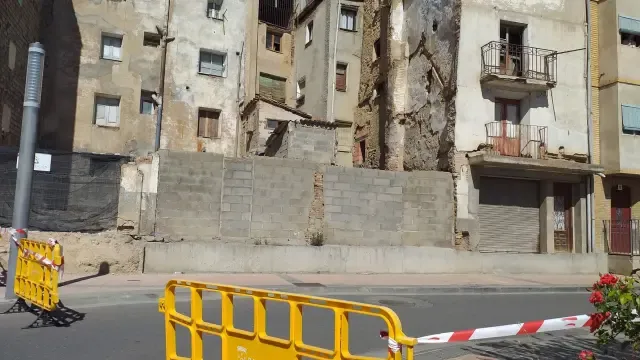 El Ayuntamiento de Barbastro ordena la demolición de una casa en estado de ruina