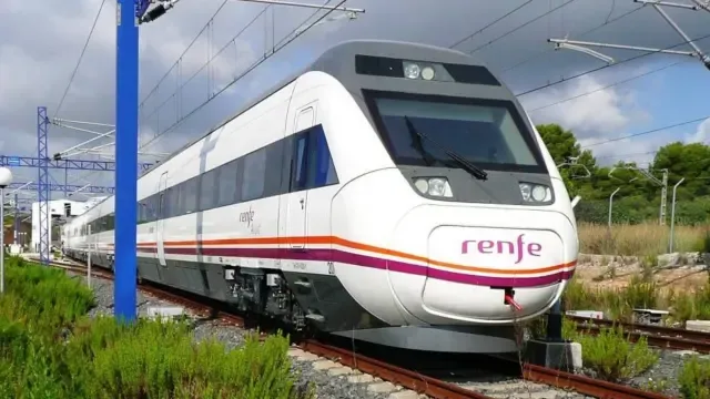 Renfe suprime 155 trenes, que afectan a 11.550 viajeros, por los paros de CGT en víspera del puente
