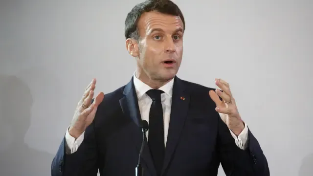 Macron renuncia a su pensión vitalicia