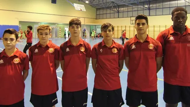 Seis jugadores de BM. Huesca al Nacional con Aragón