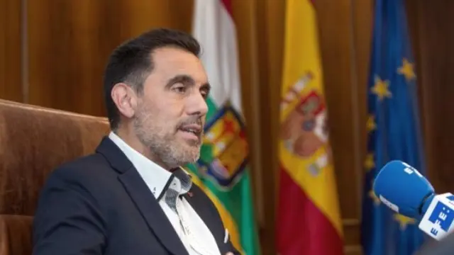 El presidente de La Rioja defiende poder "opinar", tras sus palabras sobre el Rey