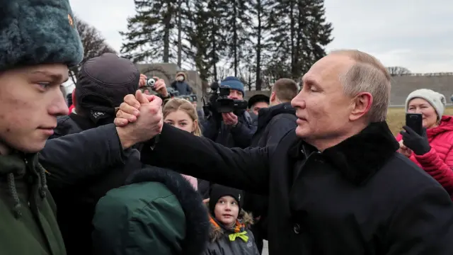 Putin "tapará las bocas" de quienes falseen la historia