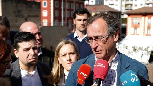 El PP y Cs llegan a un acuerdo para ir juntos a los comicios en el País Vasco con Alonso de candidato