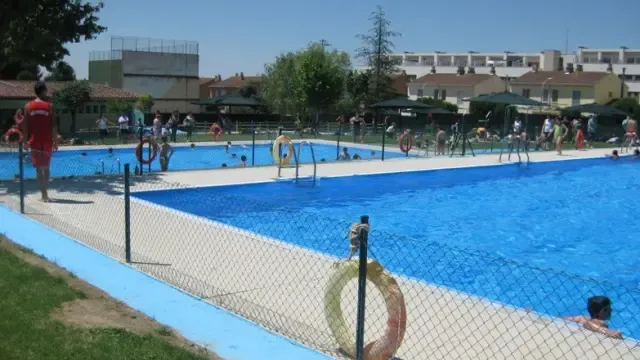El Pleno Municipal de Almudévar aprueba estudiar y valorar la desinfección de las piscinas mediante cloración salina
