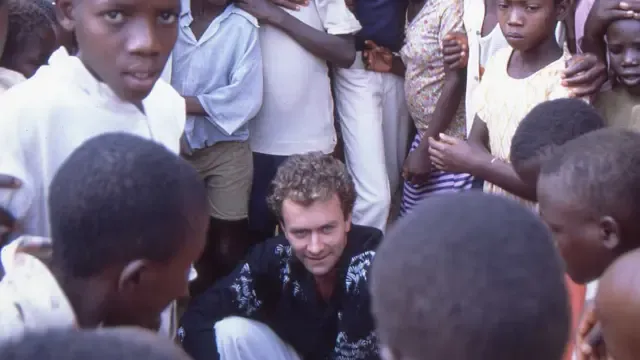 Recuerdos de la labor voluntaria de Fernando Simón en Burundi