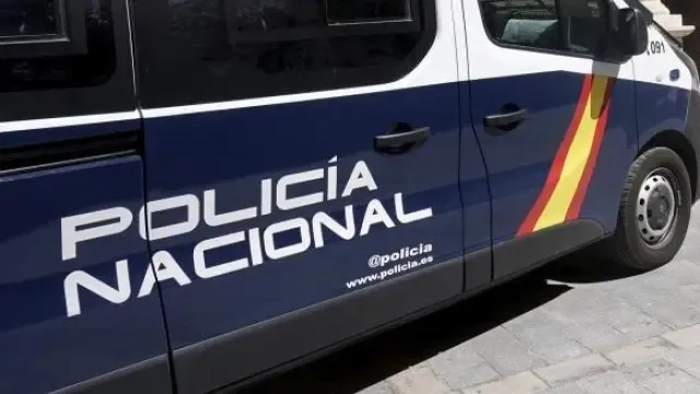 Detienen en Huesca a dos jóvenes que robaban con violencia a personas que estaban usando el móvil