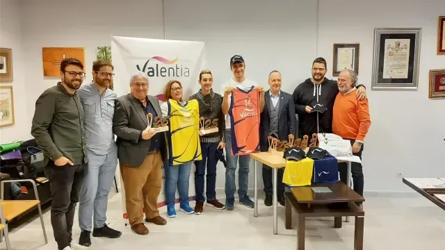 El Campeonato de Aragón de baloncesto trae a Huesca al actor de Campeones Sergio Olmos