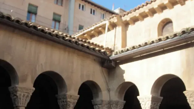 Medidas contra las filtraciones en el claustro del Monasterio de San Pedro el Viejo de Huesca