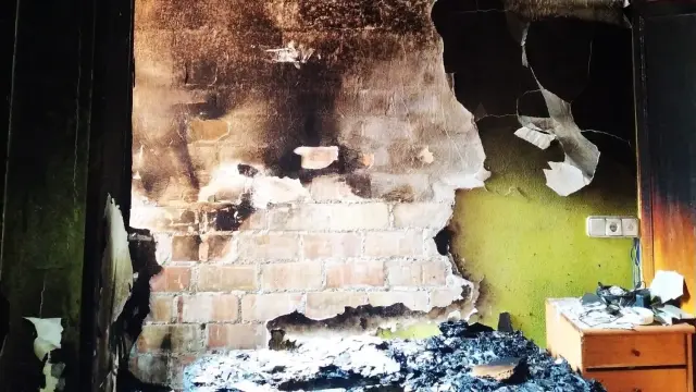 Intoxicado por inhalación de humo un vecino de Jaca al incendiarse un piso