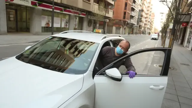 El servicio de taxis de Huesca reduce sus vehículos de nuevo por el coronavirus