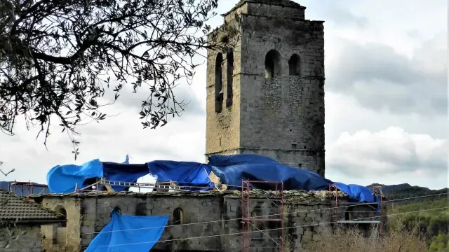 El parón pilla la iglesia de Castejón de Sobrarbe sin cubierta
