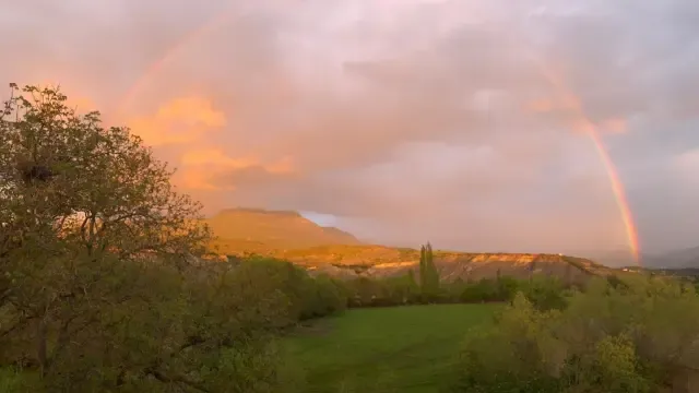 Un bello arcoíris desde Aurín