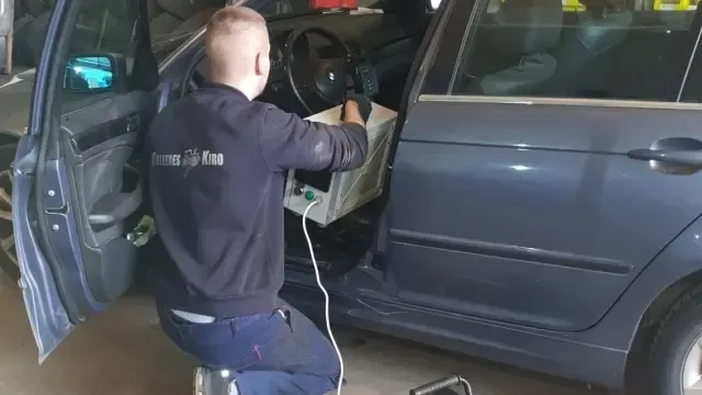 Un taller de Sabiñánigo incorpora limpieza de vehículos con ozono