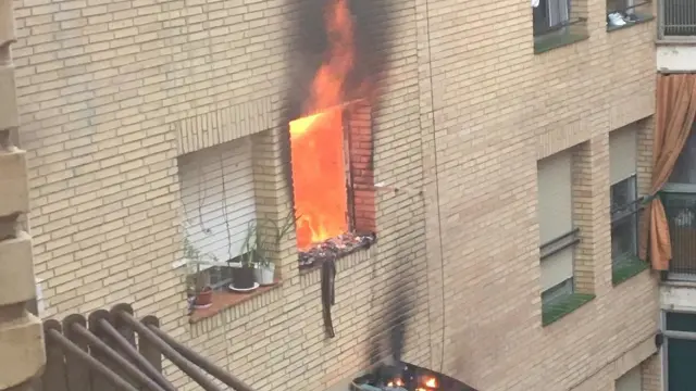 Se declara un incendio en un edificio de la calle Las Flores de Huesca