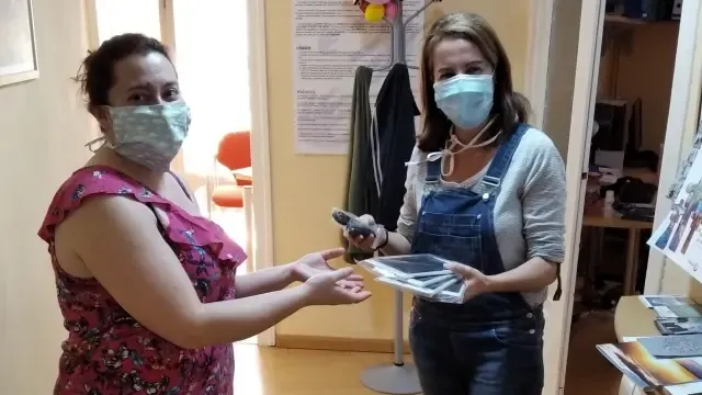 La Coordinadora de Personas sin Hogar y ProFuturo reparten 100 tablets a personas en situación de alta vulnerabilidad en Zaragoza