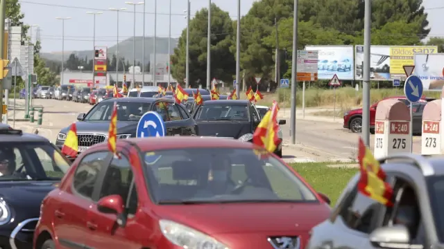 La manifestación motorizada de VOX reúne a 135 vehículos en Huesca