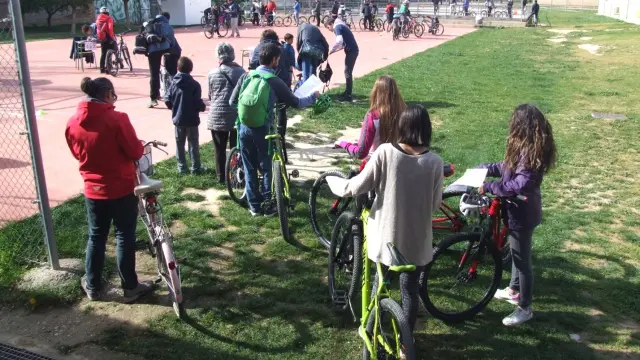 El fomento del uso de la bici para ir a clase, una necesidad en Huesca ciudad
