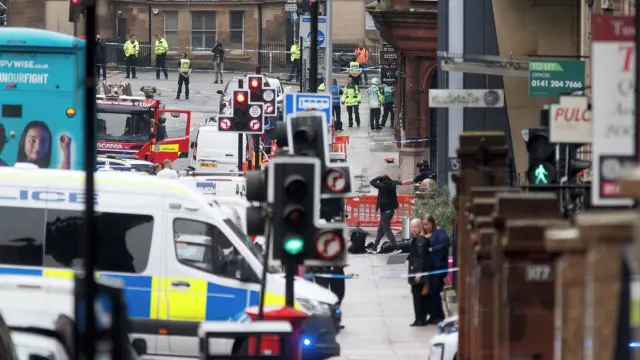 Seis personas heridas en un apuñalamiento múltiple en Glasgow