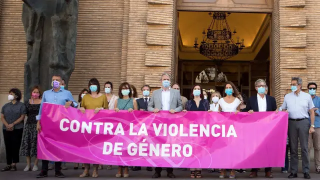 Acto de repulsa contra la agresión sexual a una joven en Zaragoza