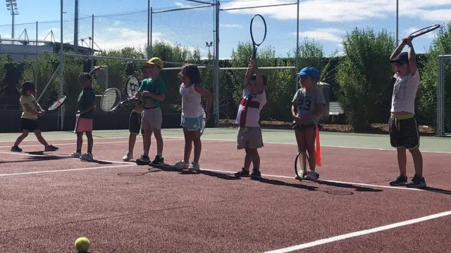 Los clubes de tenis de Huesca recuperan la actividad