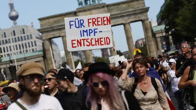 La marcha negacionista de Berlín proclama el fin de la pandemia
