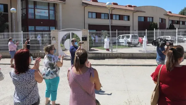 El pueblo de Chimillas muestra su apoyo a internos y plantilla de la residencia