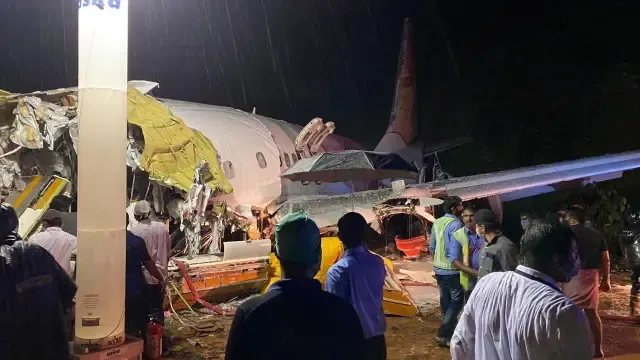 Fallecen 16 personas en un accidente de avión en India