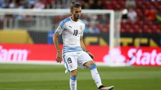 El Huesca ficha al defensa internacional uruguayo Gastón Silva