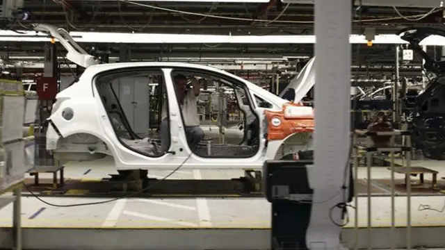 La planta de PSA-Opel España contratará a 200 trabajadores