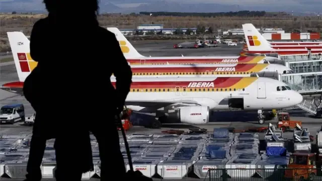 El volumen de viajeros en los aeropuertos Aena disminuye un 69,6 %