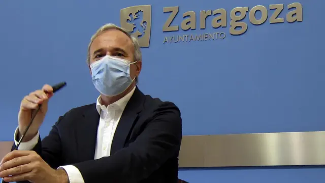 Azcón pide al Gobierno que se siente a negociar sobre los remanentes de los ayuntamientos