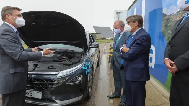 Walqa recibe el primer coche de hidrógeno matriculado en España