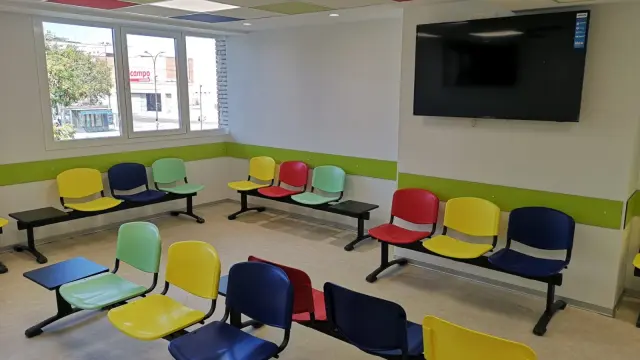 Las Urgencias del Hospital Infantil Miguel Servet renuevan la sala de espera