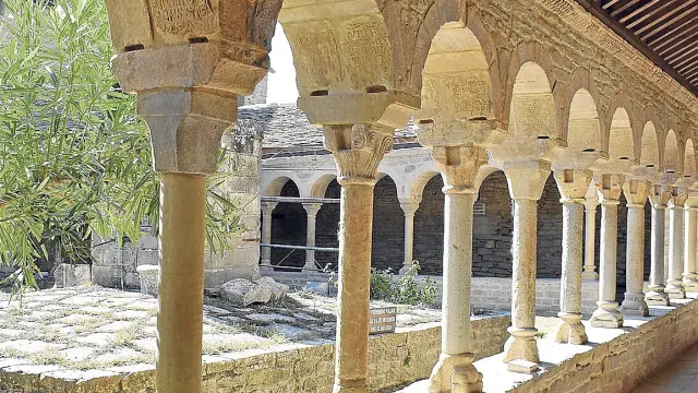 Las inscripciones funerarias de la catedral de Roda de Isábena, únicas en el mundo