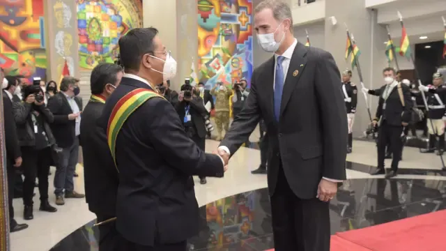 El Rey Felipe VI recibido con honores en su visita a Bolivia