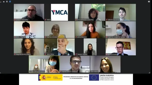 Jóvenes y empresas contactan con las "citas rápidas" de Ymca