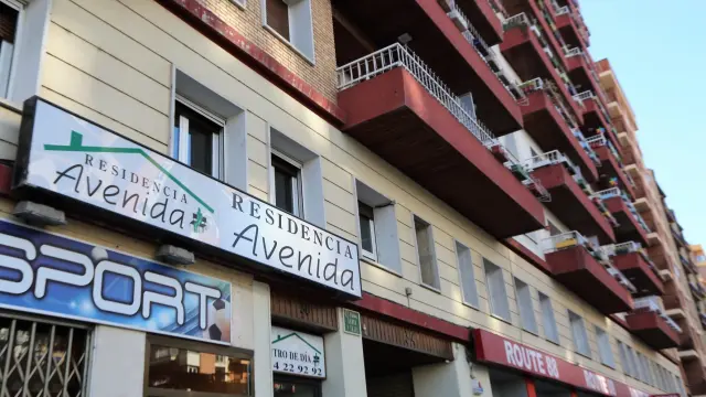 El brote de coronavirus en la residencia Avenida de Huesca deja 16 positivos