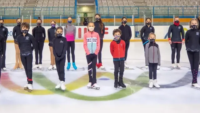 Dieciséis jaqueses suben de nivel en patinaje sobre hielo