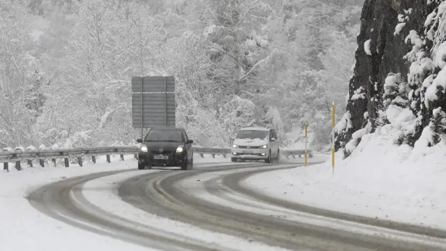 La borrasca mantiene las nevadas y el frío intenso en el norte de la provincia de Huesca