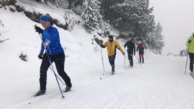 Llanos del Hospital inicia su temporada de esquí con una buena afluencia
