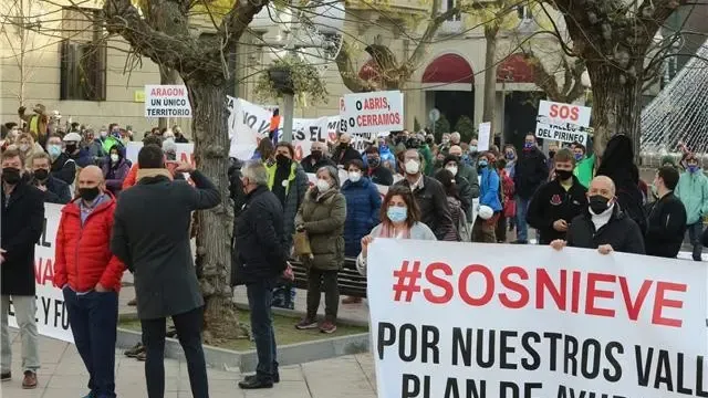 El PSOE altoaragonés respalda al sector de la nieve pero denuncia el uso partidista del PP