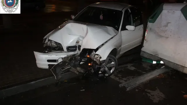 La Policía Local de Huesca detiene a una persona y busca a otras dos tras un accidente con un coche robado